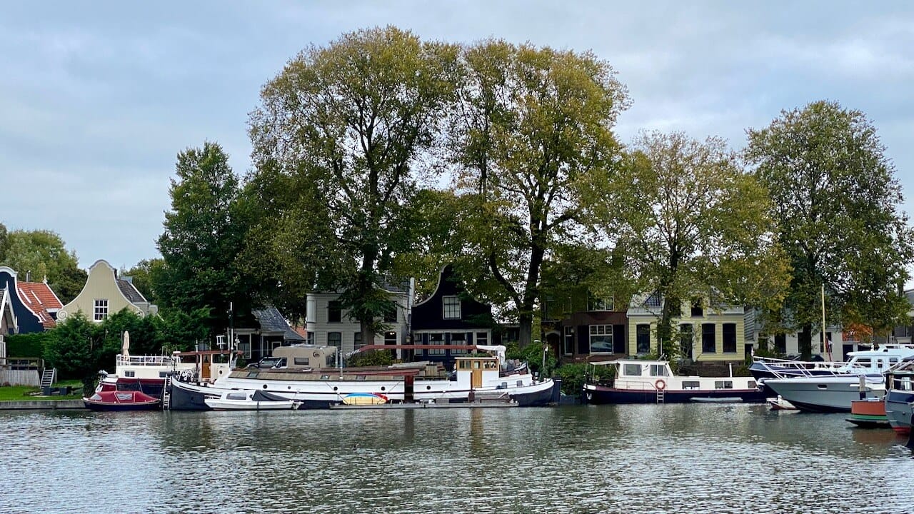 Marina near Nieuwendammerdijk
