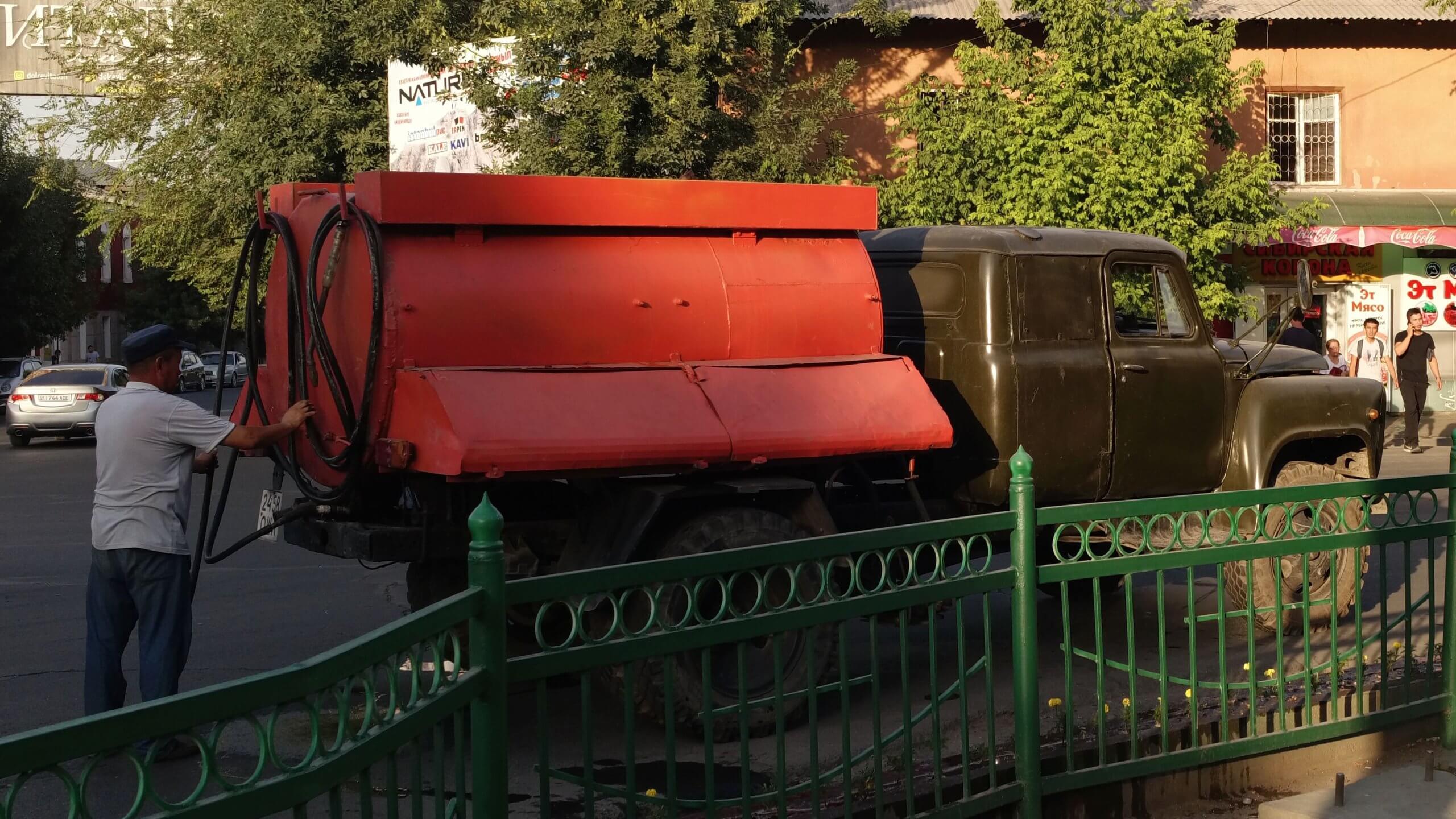 Water deliverer in Och