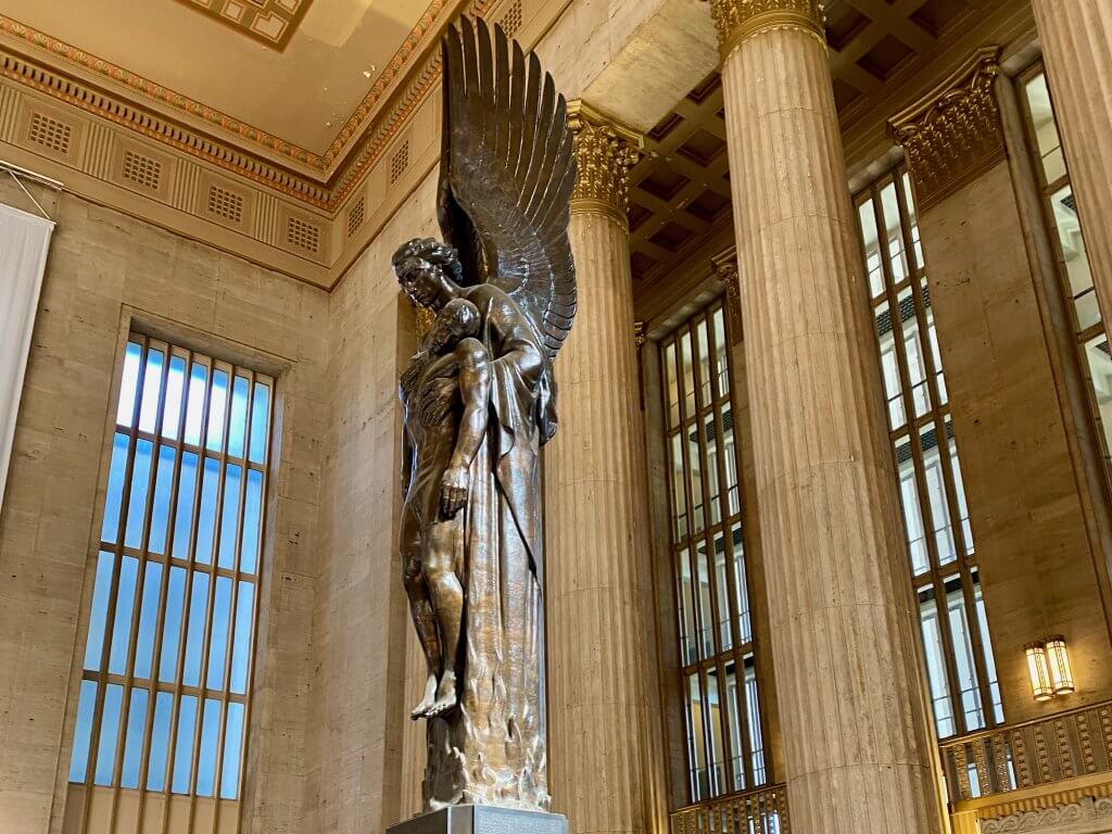 Memorial WW2 Philadelphia station