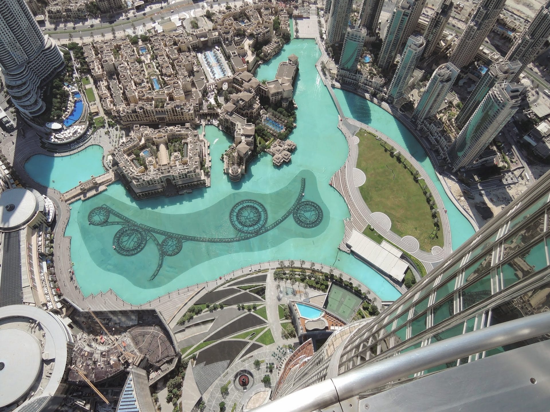 Lac au pied Burj Khalifa