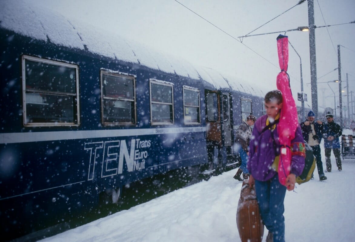 Arrivée voiture-lits dans les Alpes