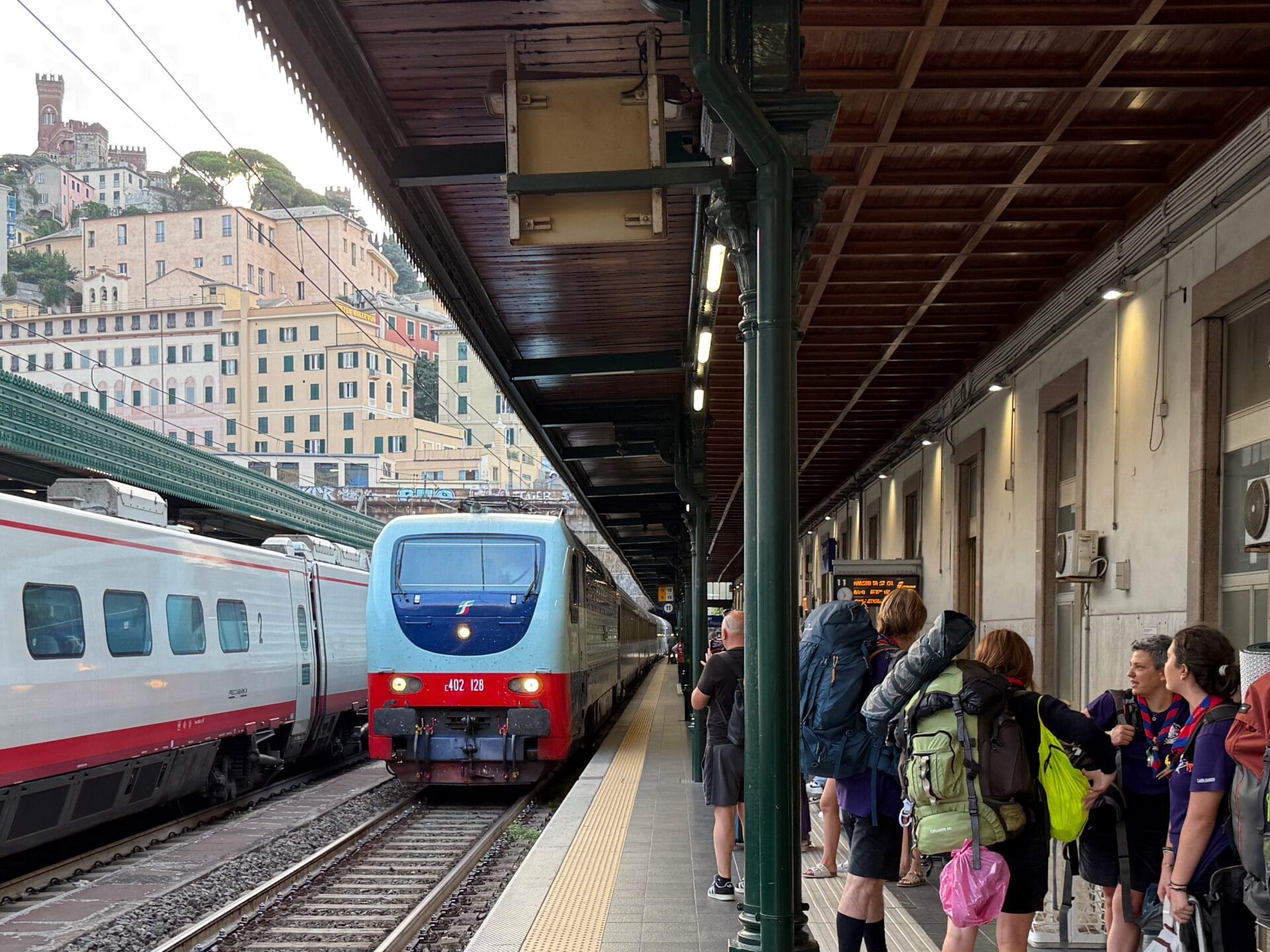Gare de Gênes : arrivée de l'Espresso Riviera